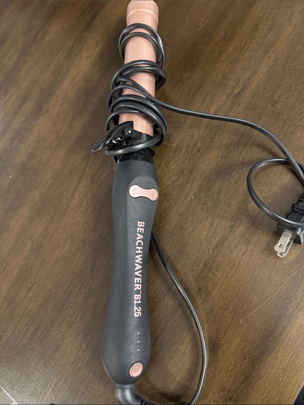 Like new ! Beachwaver 1.25" Curling Iron in Pink and Black